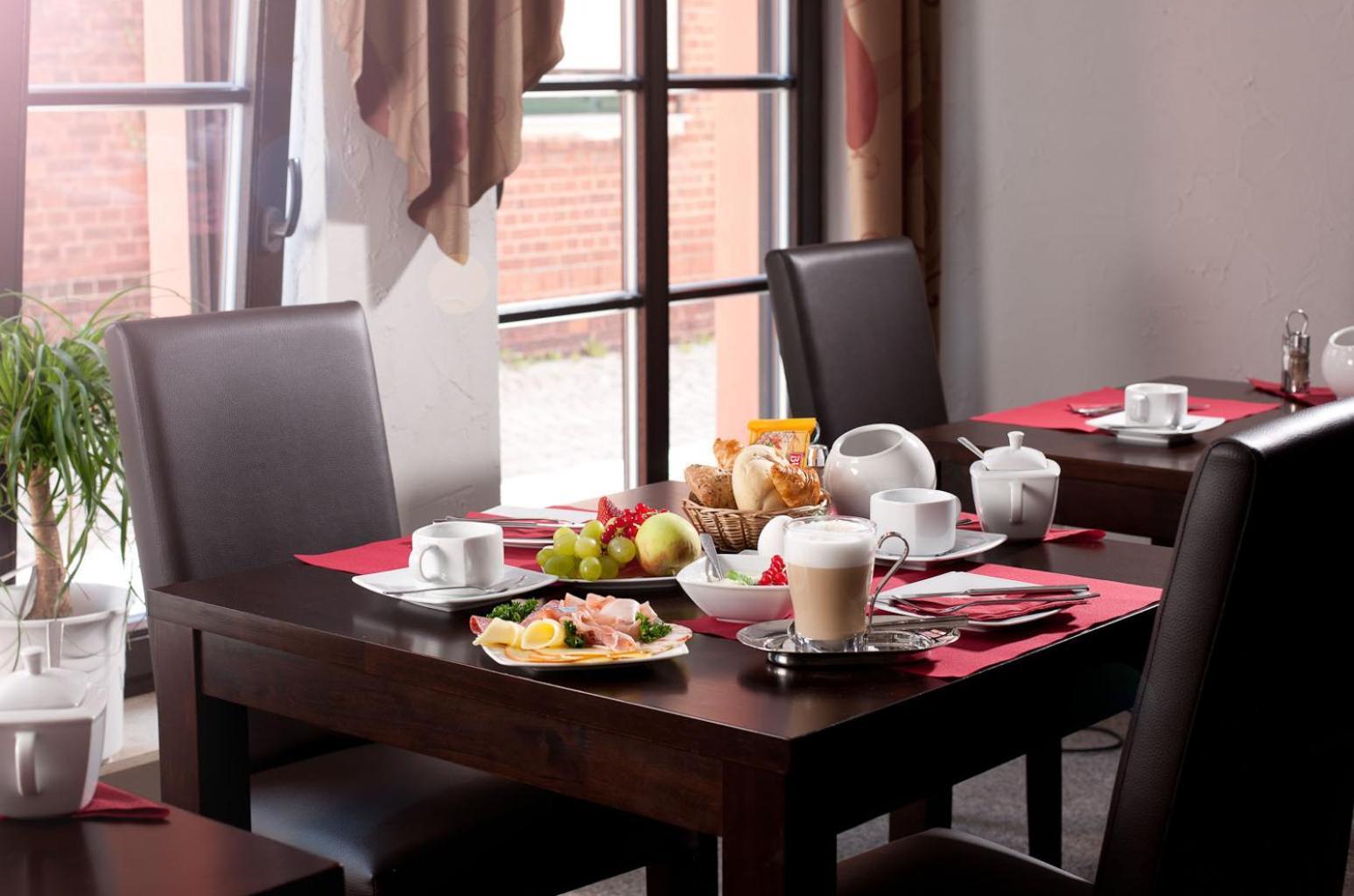 Hotel-Pension Am Schwanenteich Wittenberg Ngoại thất bức ảnh