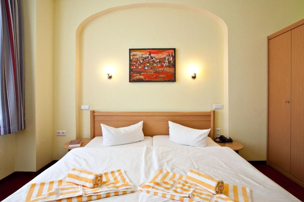Hotel-Pension Am Schwanenteich Wittenberg Ngoại thất bức ảnh